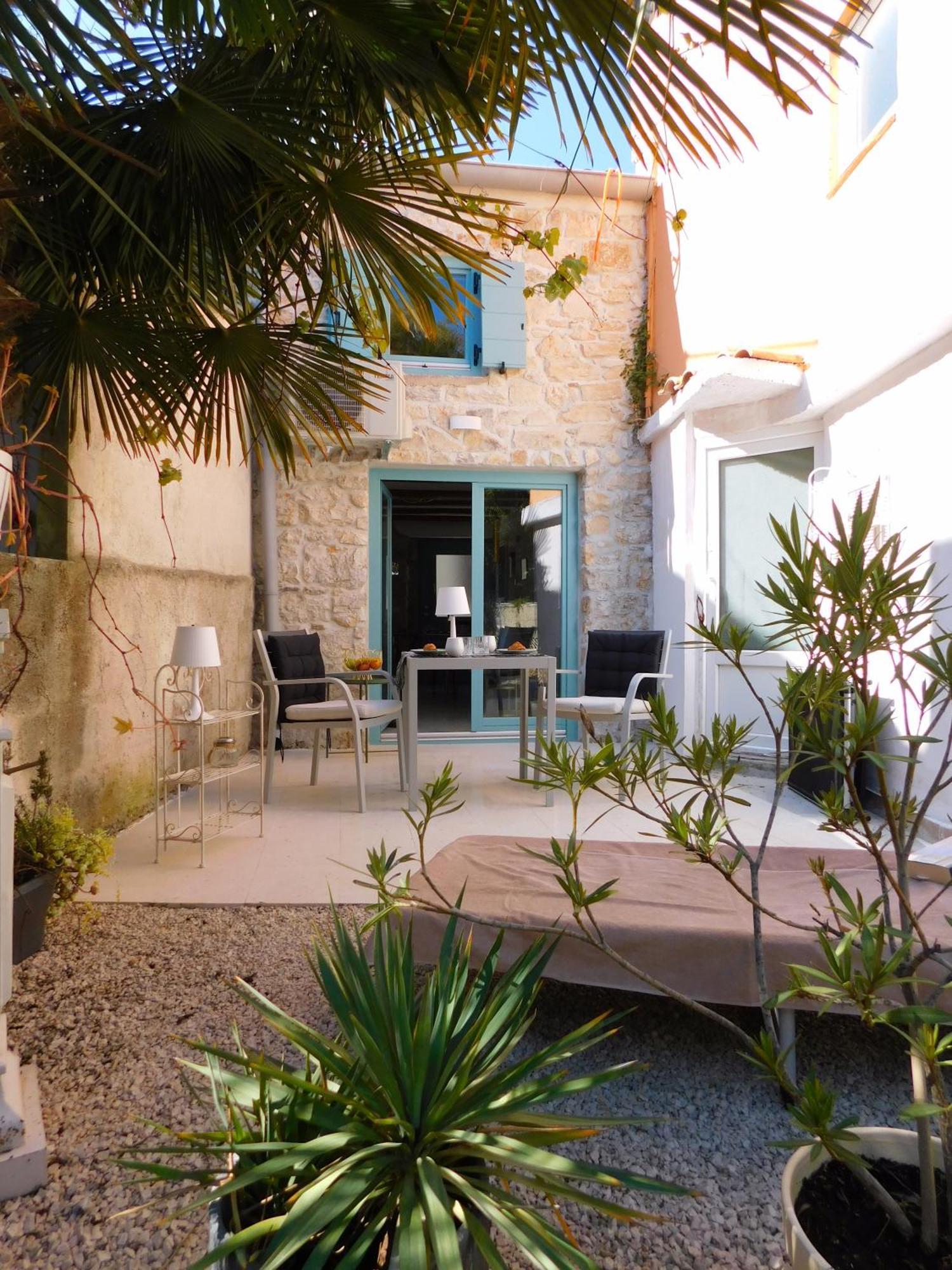 Bezauberndes Steinhaus Mit Garten In Der Altstadt Von Rovinj Luaran gambar